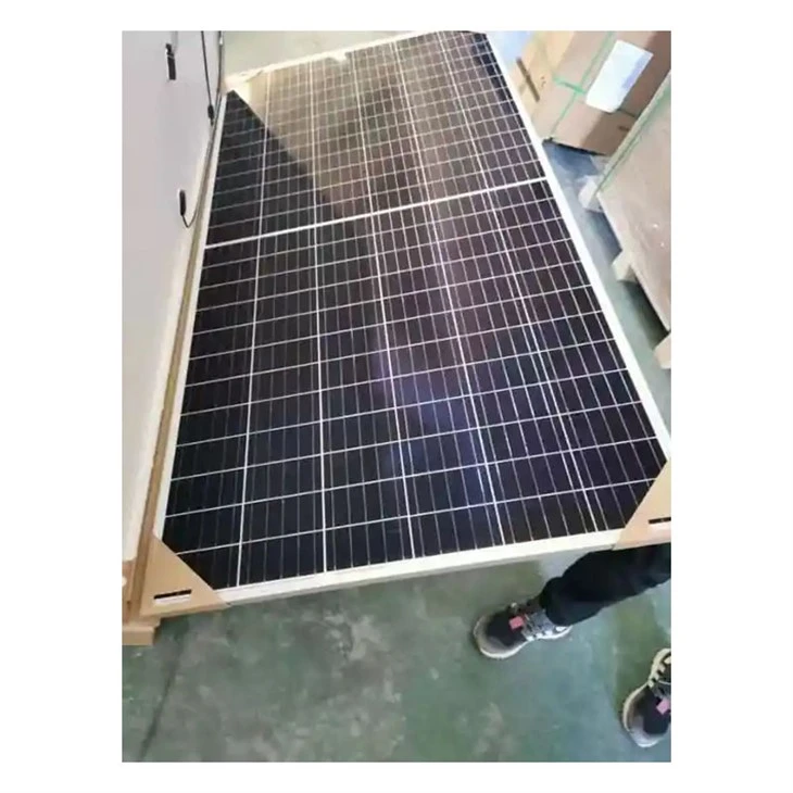 Black Monocrystalline Solar Panels front view